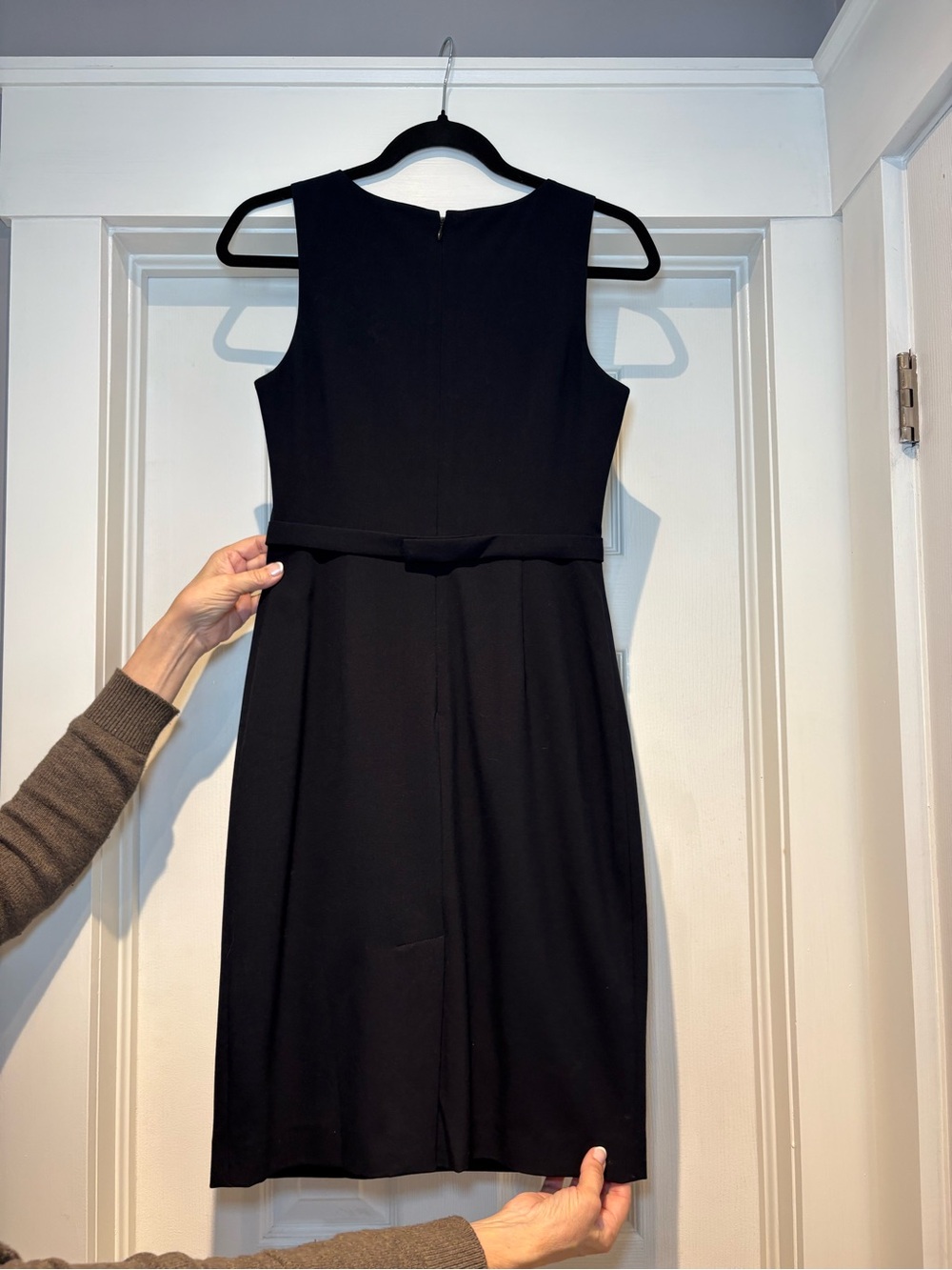Tahari Navy Blue Sleeveless Sheath Dress - Picture 8 of 12